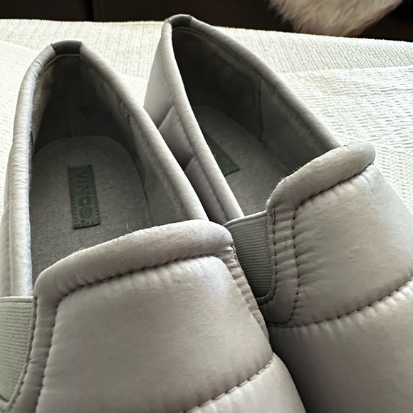 Vince Blair Quilted Women Polyester Slip On Casual Fashion Sneakers 12US-42EU - Picture 11 of 17